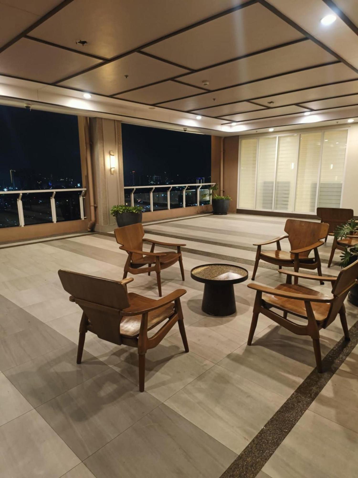 Infina Towers Cidade Quezon Exterior foto