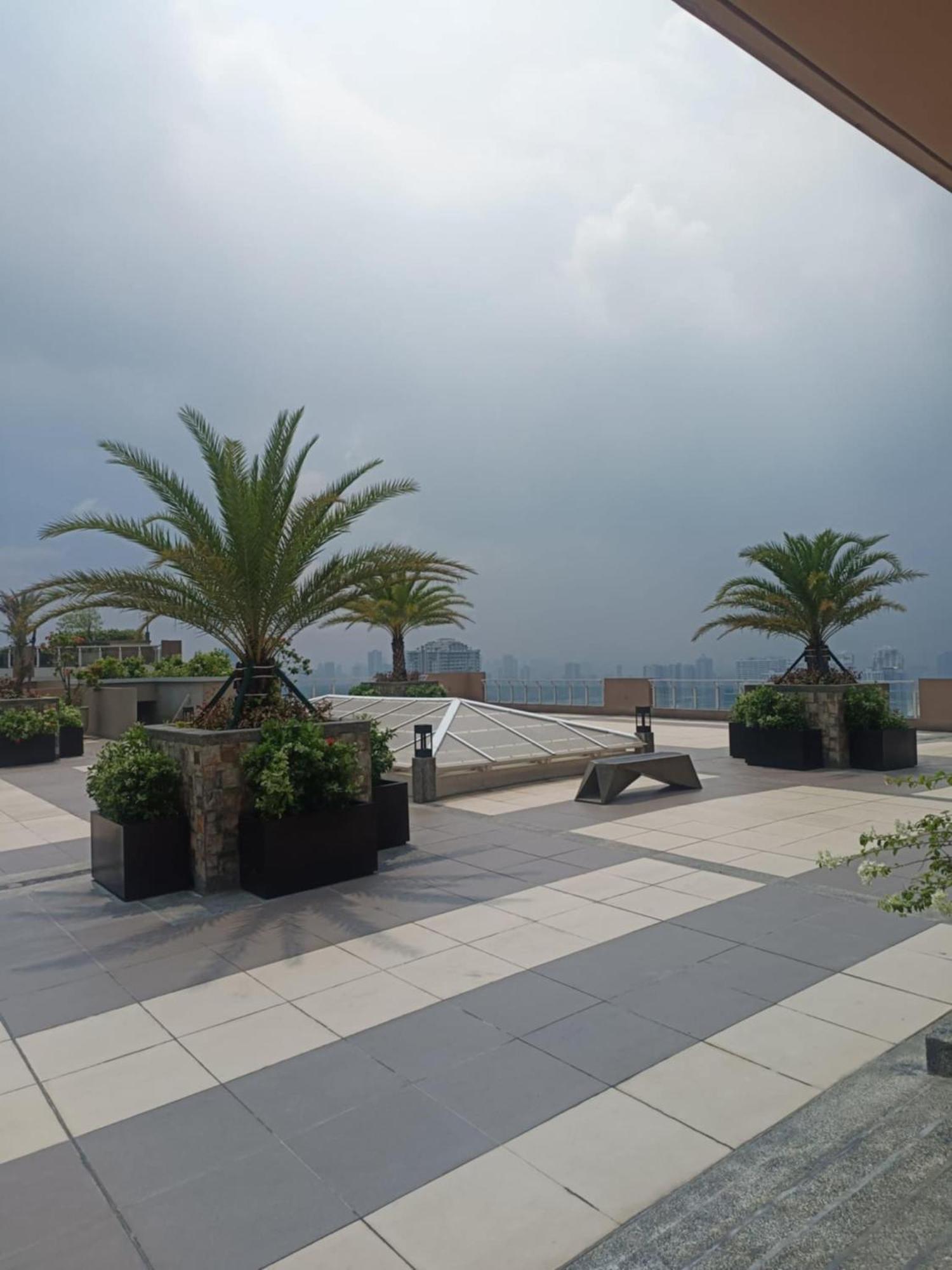 Infina Towers Cidade Quezon Exterior foto