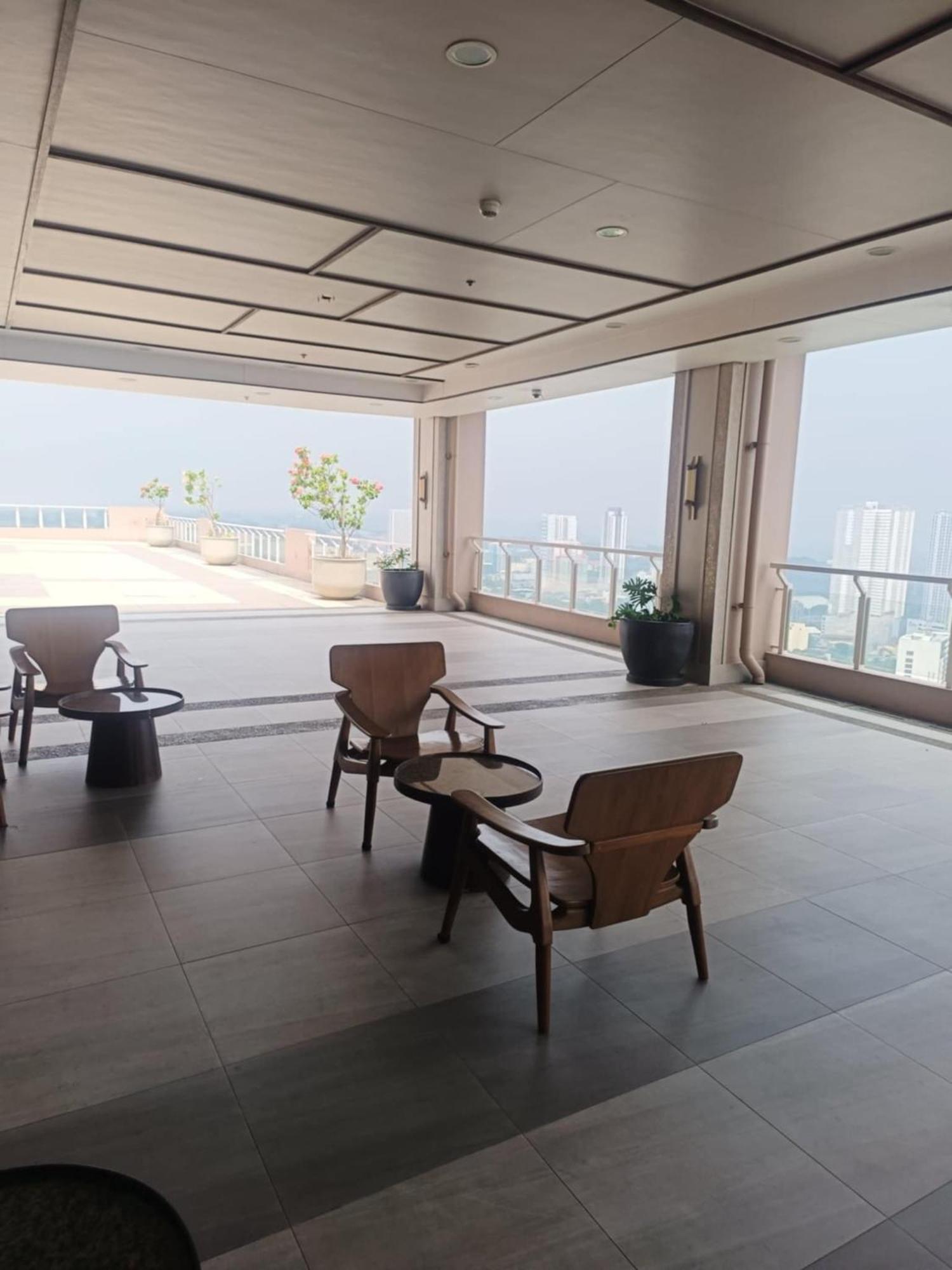 Infina Towers Cidade Quezon Exterior foto